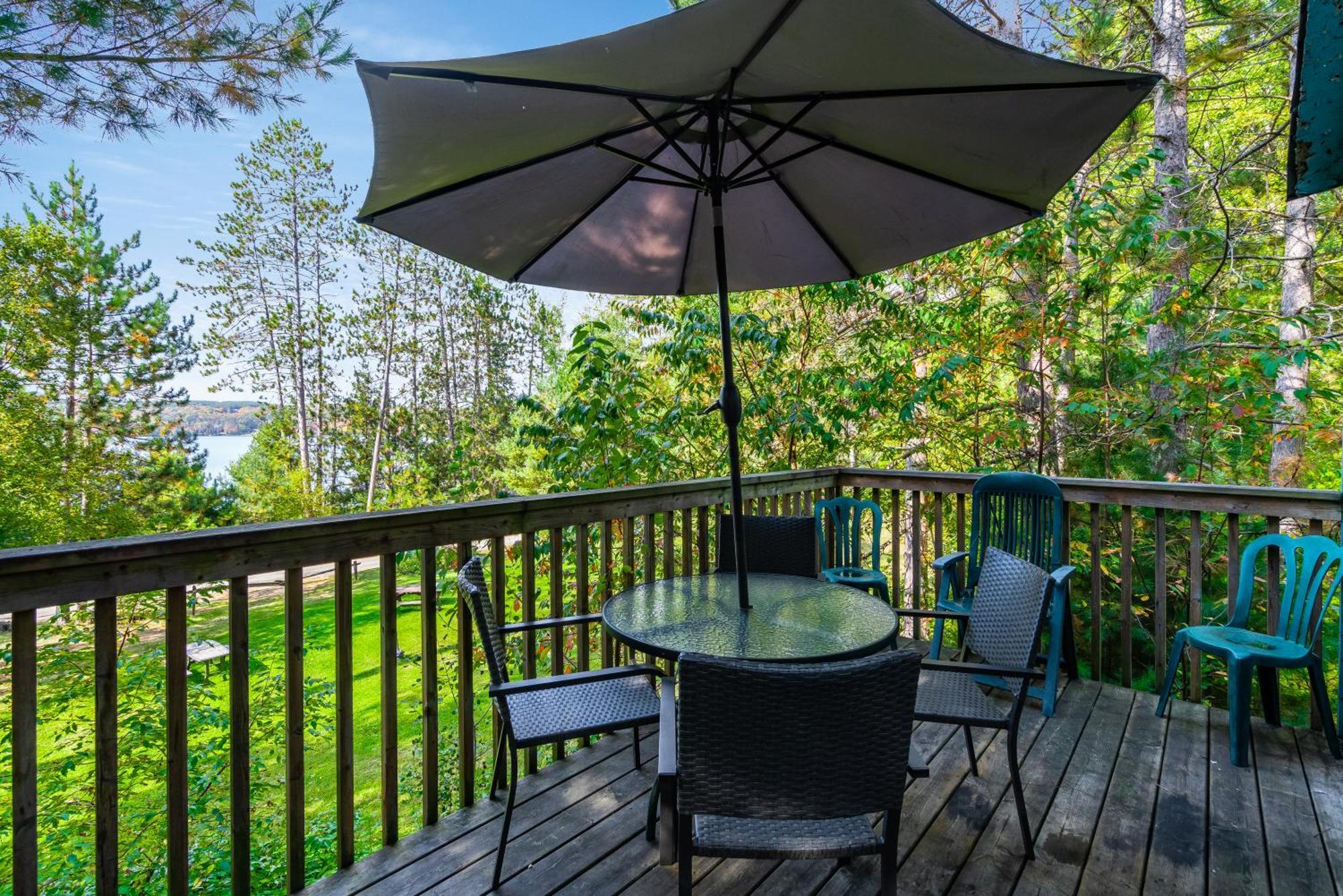 Muskoka Waterfront Retreat Villa Dwight Exterior photo